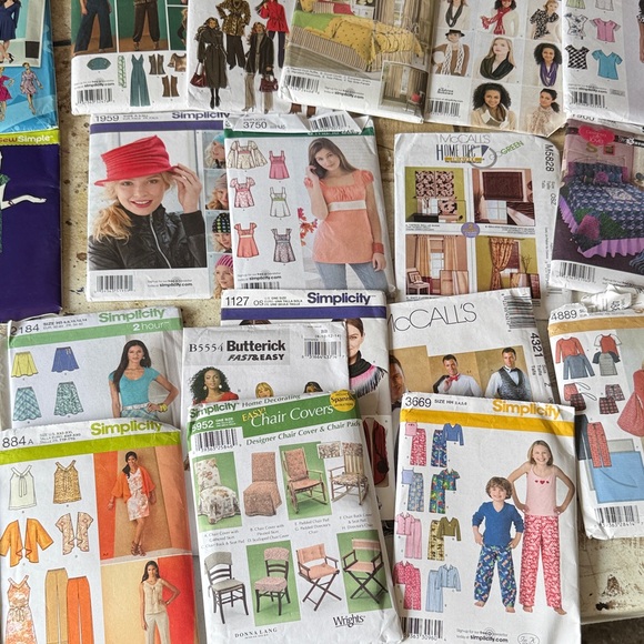 Assorted Sewing Patterns Collection  bundle - Picture 1 of 5